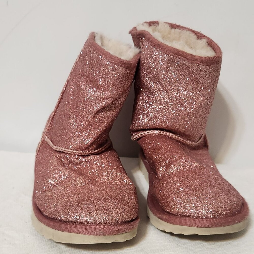 UGG Classic Short II Glitter (Big Kids) Pink 1111852K-PINK -Size 4